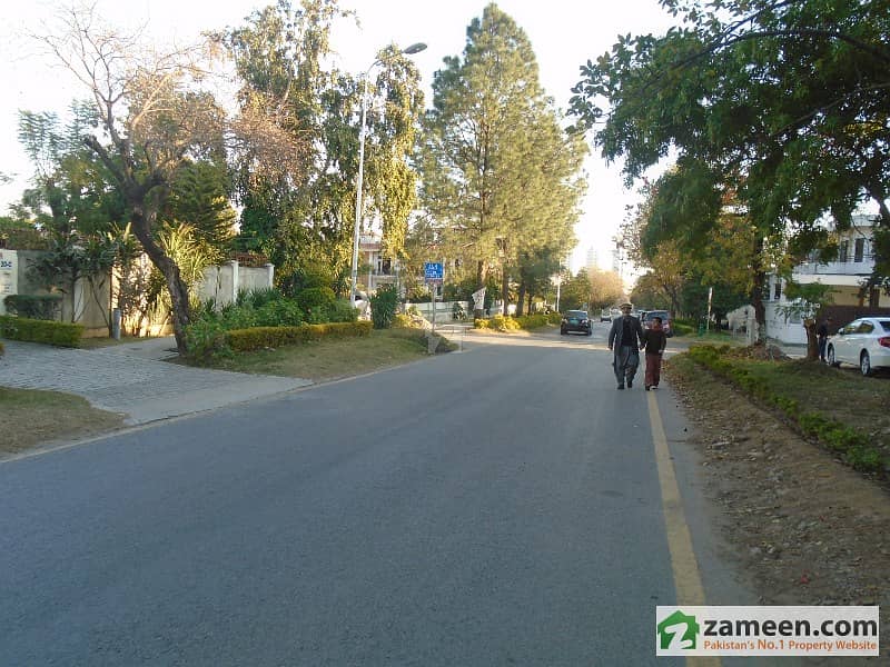 Land Available For Any Big Commercial Project In Murree