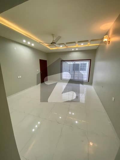 خیابانِ گارڈنز فیصل آباد میں 5 کمروں کا 6 مرلہ مکان 70.0 ہزار میں کرایہ پر دستیاب ہے۔