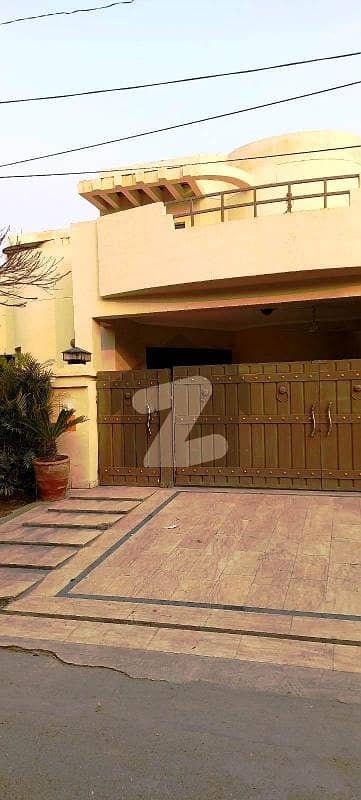 عسکری 10 - سیکٹر بی عسکری 10,عسکری,لاہور میں 5 کمروں کا 1 کنال مکان 1.85 لاکھ میں کرایہ پر دستیاب ہے۔