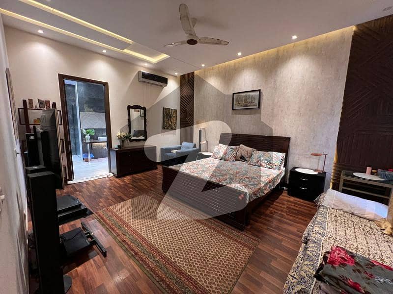 ڈی ایچ اے فیز 6 ڈیفنس (ڈی ایچ اے),لاہور میں 5 کمروں کا 1 کنال مکان 6.8 کروڑ میں برائے فروخت۔