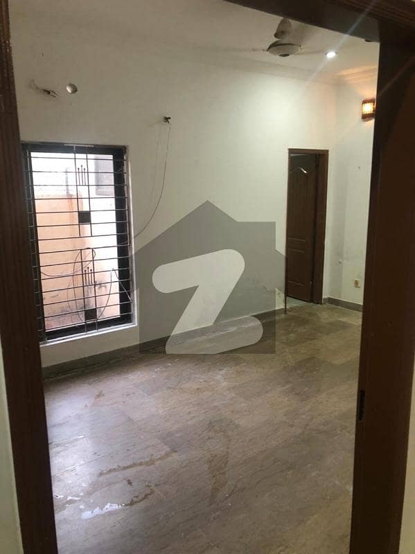 5 marla lower portion for rent in nargis block gas available bahria town Lahore