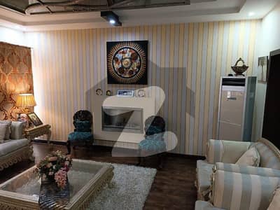 بحریہ ٹاؤن سیکٹر B بحریہ ٹاؤن,لاہور میں 6 کمروں کا 1 کنال مکان 6.25 کروڑ میں برائے فروخت۔