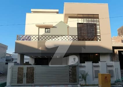 بحریہ ٹاؤن فیز 8 بحریہ ٹاؤن راولپنڈی,راولپنڈی میں 5 کمروں کا 7 مرلہ مکان 2.6 کروڑ میں برائے فروخت۔