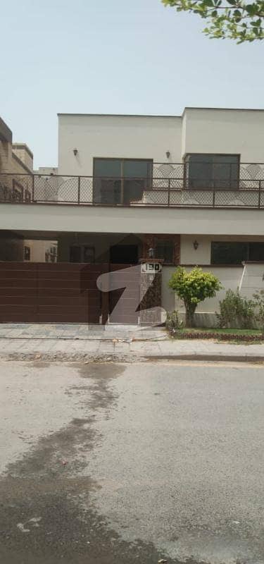 بحریہ ٹاؤن تکبیر بلاک بحریہ ٹاؤن سیکٹر B,بحریہ ٹاؤن,لاہور میں 4 کمروں کا 10 مرلہ مکان 2.8 کروڑ میں برائے فروخت۔