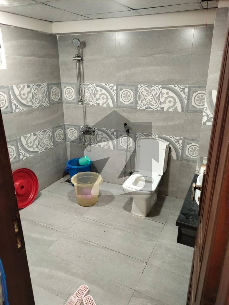 Flat available for sale at investor rate PECHS Block 2, PECHS, Jamshed