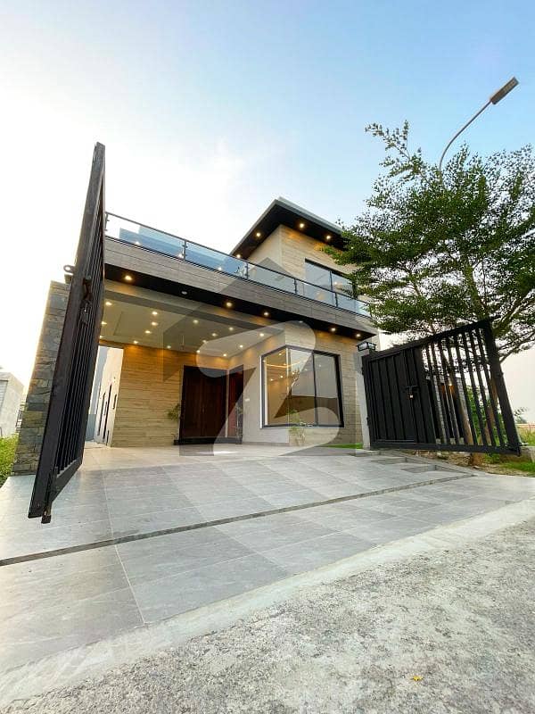 8 Marla Brand New Original Pics Modern Design Double Unit Solid Villa For Sale In DHA