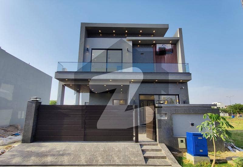 8-Marla Brand New Beautifully Design Marvelously Modern House For Sale In DHA