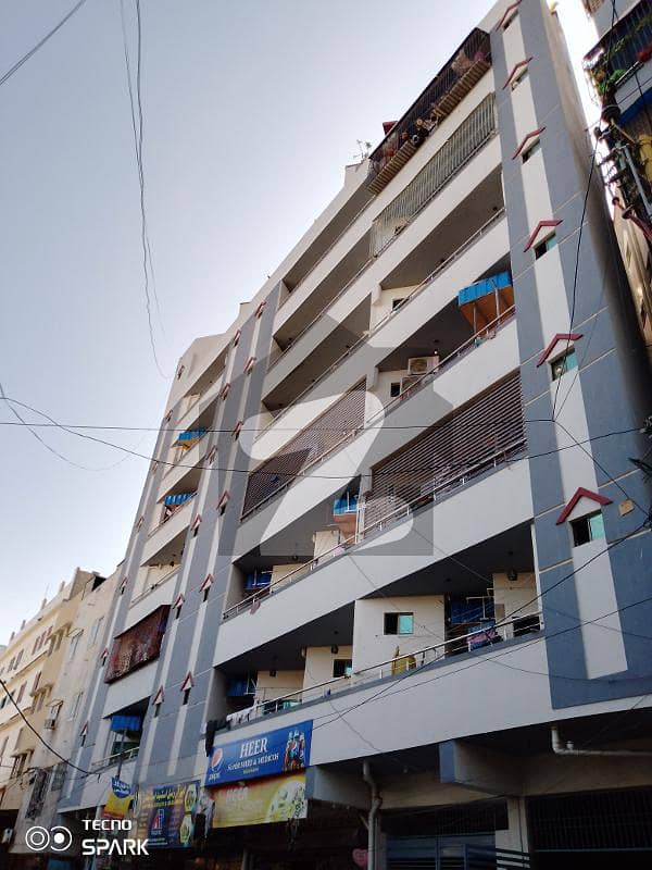 اَپر غزری غِزری,کراچی میں 3 کمروں کا 6 مرلہ فلیٹ 1.7 کروڑ میں برائے فروخت۔