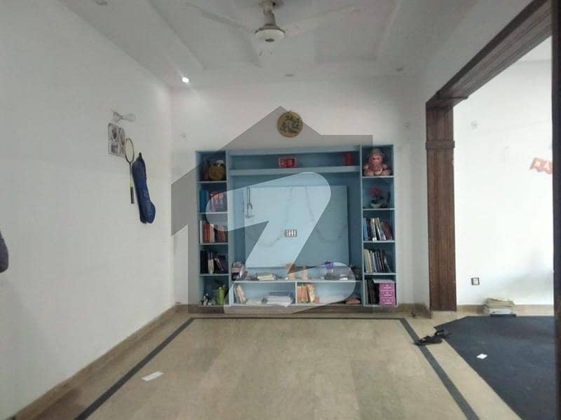پاک عرب ہاؤسنگ سوسائٹی لاہور میں 1 کمرے کا 5 مرلہ زیریں پورشن 34.0 ہزار میں کرایہ پر دستیاب ہے۔