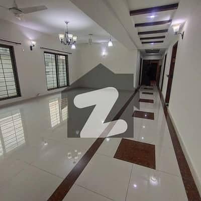 4th Floor Maintained Flat For Sale