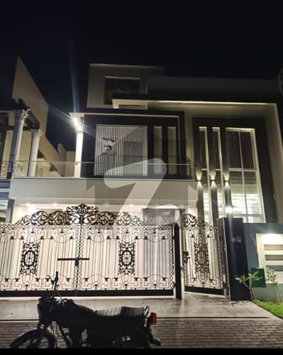 10 Marla like new house for rent in Bahria Orchard phase 1 demand 80000 and prime location