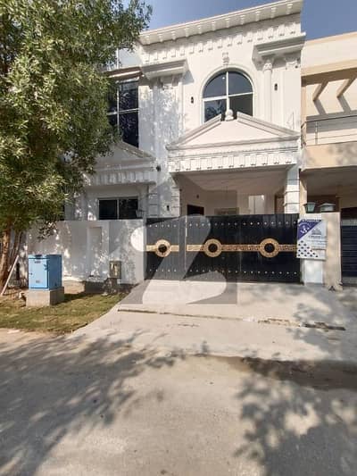 5 MARLA HOUSE FOR RENT IN DHA 9 TOWN
