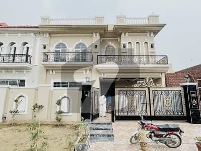 پیراگون سٹی ۔ وُوڈز بلاک پیراگون سٹی,لاہور میں 6 کمروں کا 10 مرلہ مکان 4.6 کروڑ میں برائے فروخت۔