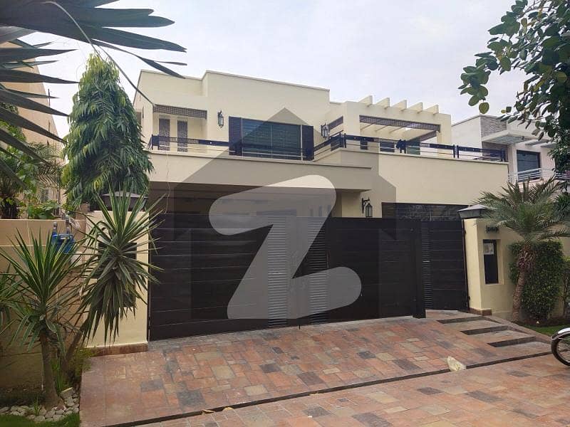 1 Kanal SOLID WELL MANTANED HOUSE for Sale At Prime Location In DHA Phase 2