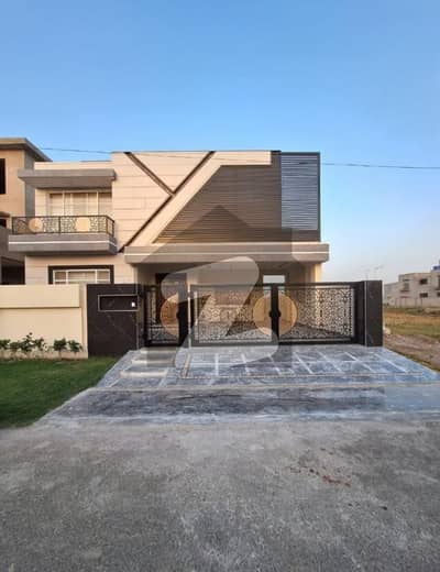 1 Kanal new Luxury House for sale