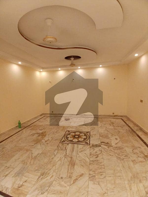 لیک سٹی - سیکٹر M7 - بلاک اے لیک سٹی ۔ سیکٹرایم ۔ 7,لیک سٹی,رائیونڈ روڈ,لاہور میں 6 کمروں کا 7 مرلہ مکان 1.0 لاکھ میں کرایہ پر دستیاب ہے۔