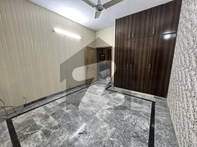 Johar town 5 Marly Upper Portion 3 Bedroom For Office use Direct Approach to Main Road near khokarchowk