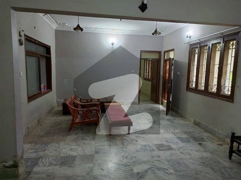 گلشنِ اقبال گلشنِ اقبال ٹاؤن,کراچی میں 6 کمروں کا 8 مرلہ مکان 3.55 کروڑ میں برائے فروخت۔