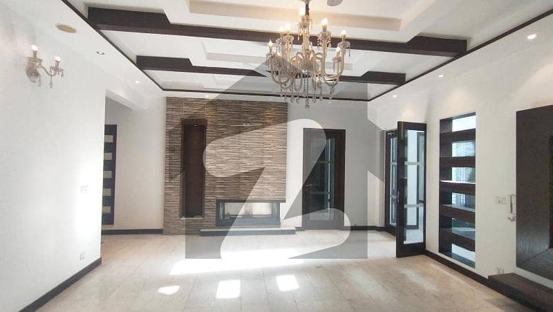1 KANAL STUNING HOUSE FOR RENT IN DHA PHASE 5