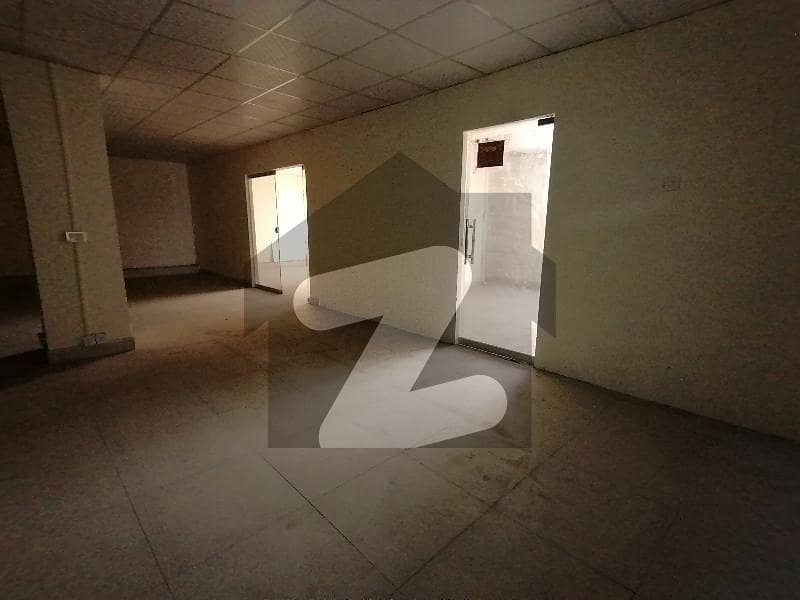 4200 Square Feet Office For rent In Beautiful Main Boulevard Gulberg