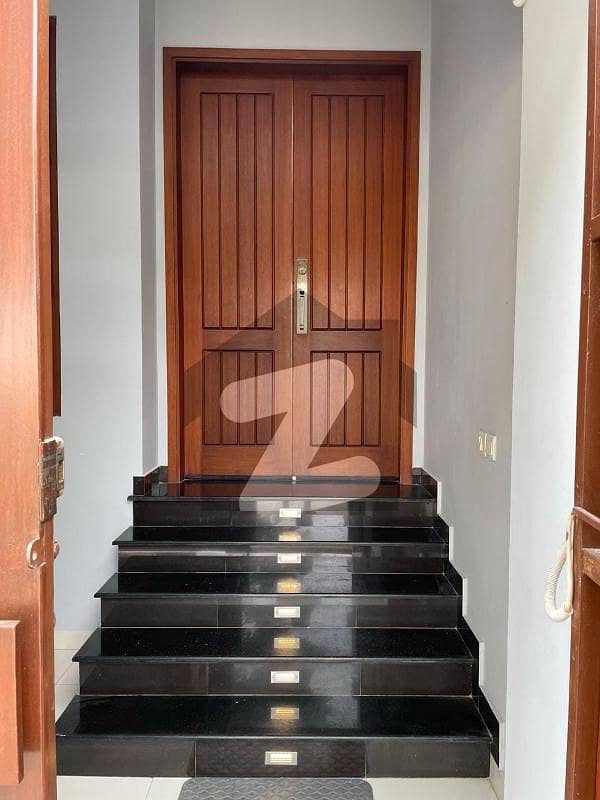 ڈی ایچ اے فیز 8 ڈی ایچ اے ڈیفینس,کراچی میں 3 کمروں کا 4 مرلہ مکان 5.15 کروڑ میں برائے فروخت۔