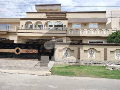 wapda town Lahore kanal house for sale 6 beds
