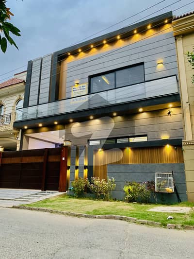 5,8 Marla Brand New Ultra Modern Design House For Sale In Dha Rahbar Sector 2