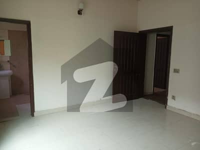 1 KANAL GOOD LOCATION UPPER PORTION AVAILABLE FOR RENT IN ARCHITECT HOUSING SOCIETY