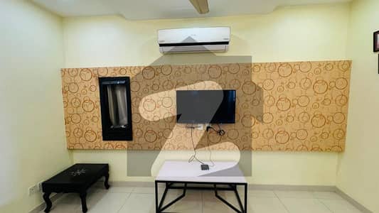 بحریہ ٹاؤن لاہور میں 2 کمروں کا 10 مرلہ مکان 1.0 لاکھ میں کرایہ پر دستیاب ہے۔