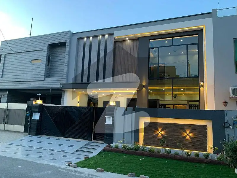 10 Marla Brand New Super Luxury Ultra Modern Design House For sale in Tariq Garden