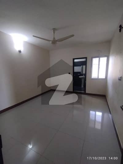 کلفٹن ۔ بلاک 2 کلفٹن,کراچی میں 3 کمروں کا 8 مرلہ فلیٹ 1.0 لاکھ میں کرایہ پر دستیاب ہے۔