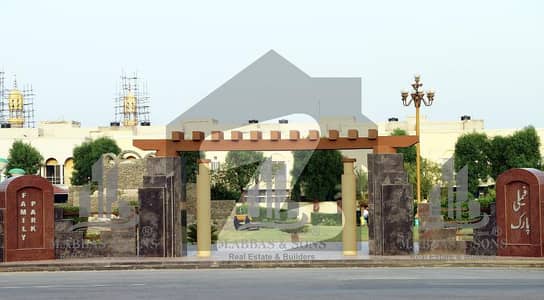 5 MARLA G BLOCK FACING PARK PLOT