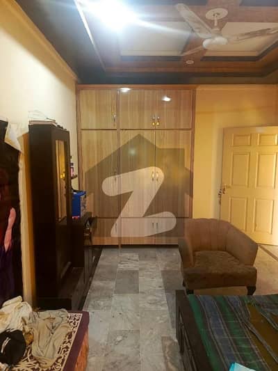 ZONG OFFICE KURI BAHRIA ROAD 3 BED 5M BECHLOR FAMILY OFFICE. 25000