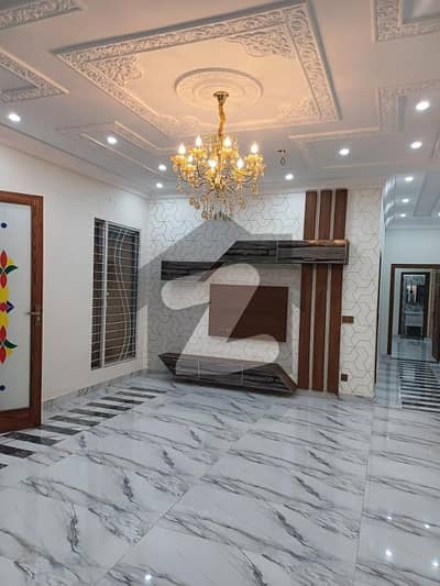 طارق گارڈنز ۔ بلاک بی طارق گارڈنز,لاہور میں 3 کمروں کا 10 مرلہ بالائی پورشن 65.0 ہزار میں کرایہ پر دستیاب ہے۔