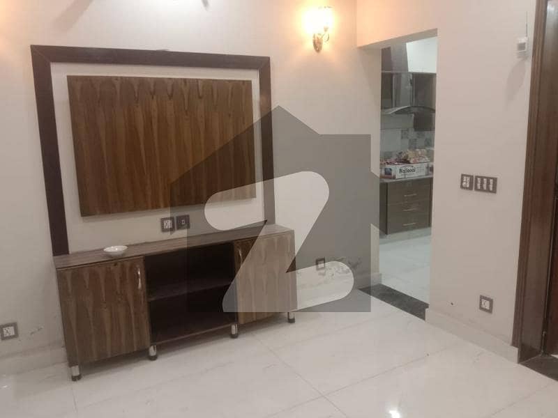 10 marla upper portion for rent in sector e bahria town lahore