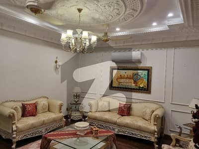 کینال گارڈن لاہور میں 5 کمروں کا 1 کنال مکان 6.2 کروڑ میں برائے فروخت۔
