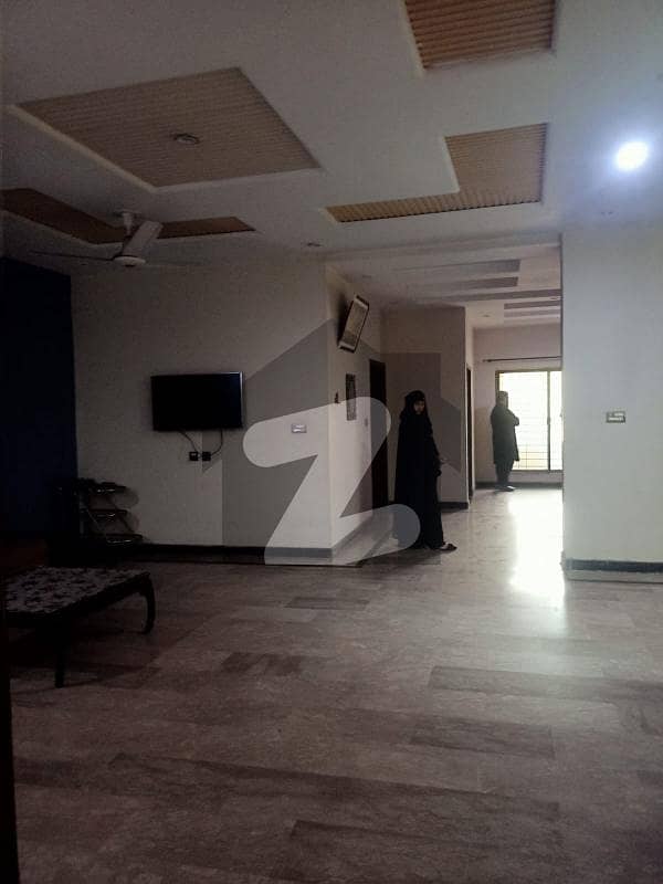نواب ٹاؤن لاہور میں 2 کمروں کا 10 مرلہ بالائی پورشن 65.0 ہزار میں کرایہ پر دستیاب ہے۔
