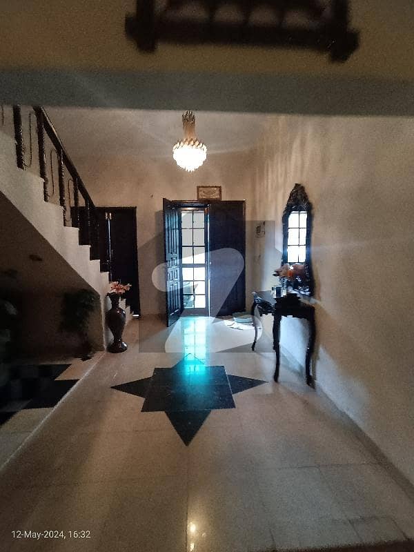 BEAUTIFUL LUXURIOUS 300 SQUARE YARD HOUSE FOR SALE NEAR PARK LANE