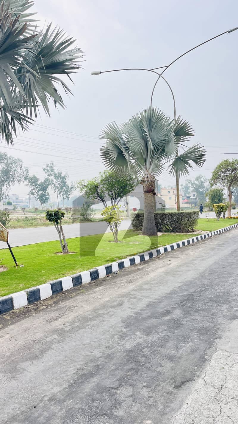 چنار باغ ۔ رچنا بلاک چنار باغ,لاہور میں 10 مرلہ رہائشی پلاٹ 65.0 لاکھ میں برائے فروخت۔