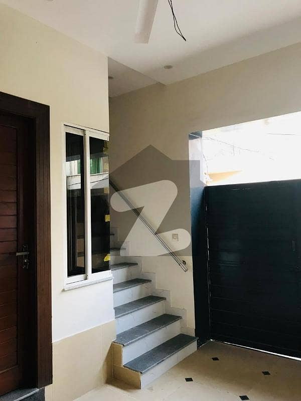 Prime Location 3 Marla House For sale Available In Gulberg