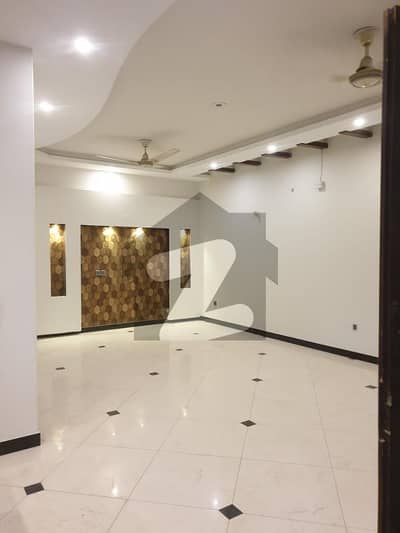 220 Sq. Yards Ground Floor Portion With Separate Parking And Entrance West Open Ultra Luxury Modern In VIP Block 3-A Johar