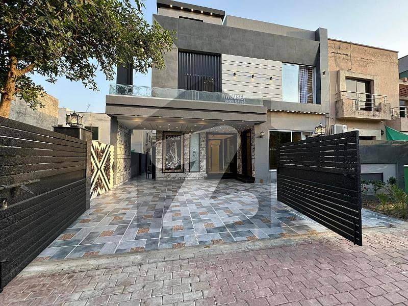 10 Marla house in Bahria Town Lahore