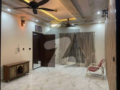 جہانگی والا روڈ بہاولپور میں 5 کمروں کا 10 مرلہ مکان 4.7 کروڑ میں برائے فروخت۔