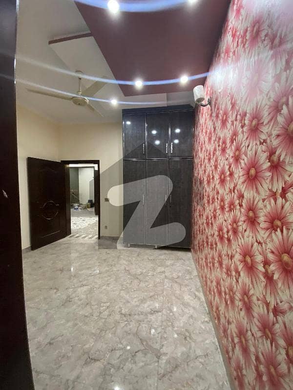 5 MARLA NEWLY RENOVATED SLIGHTLY USED DOUBLE STORY HOUSE IS AVAILABLE FOR SALE WITH MODERN AMENITIES IN PRIME LOCATION OF LAHORE