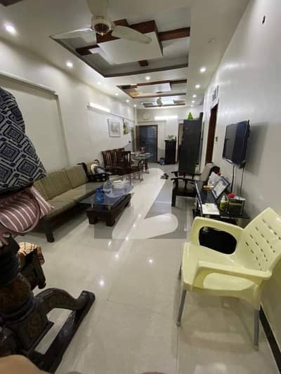 پی ای سی ایچ ایس بلاک 2 پی ای سی ایچ ایس,جمشید ٹاؤن,کراچی میں 3 کمروں کا 7 مرلہ فلیٹ 3.5 کروڑ میں برائے فروخت۔