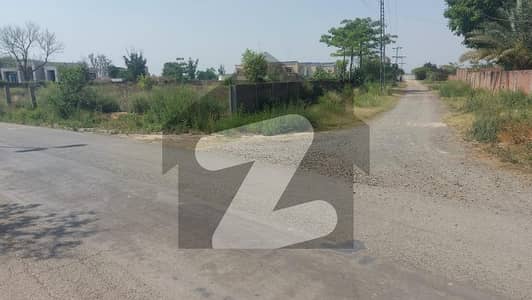 صوفیہ فارم ہاؤسز بیدیاں روڈ,لاہور میں 4 کنال زرعی زمین 3.0 کروڑ میں برائے فروخت۔