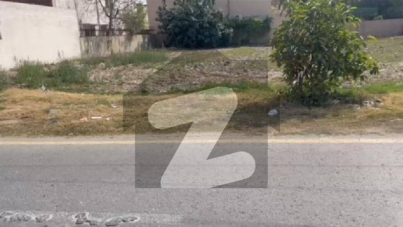 Unique Location Golden 5 Marla Residential Plot Available For Sale In DHA Phase 8 Z 4