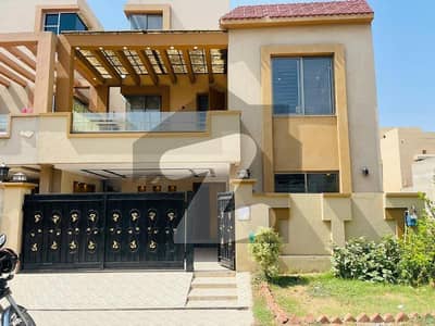 A BEAUTIFUL 8 MARLA HOUSE FOR SALE IN ALI BLOCK SECTOR B BAHRIA TOWN LAHORE