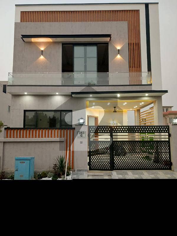 BEAUTIFULL BRAND NEW HOUSE FOR SALE IN DHA LAHORE
