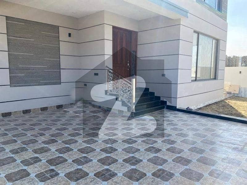 5 Bedrooms Luxury Villa for Sale in Bahria Town Precinct 9